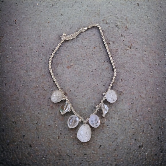 White stones with silver chain necklace - Picture 1 of 2